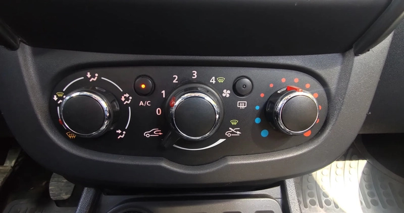 Dacia Duster cena 45900 przebieg: 133311, rok produkcji 2017 z Olkusz małe 67